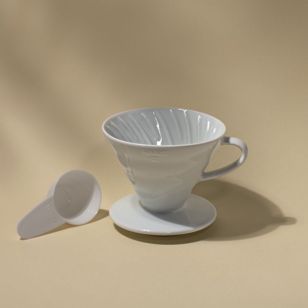 ceramiczny biały drip hario v60-02