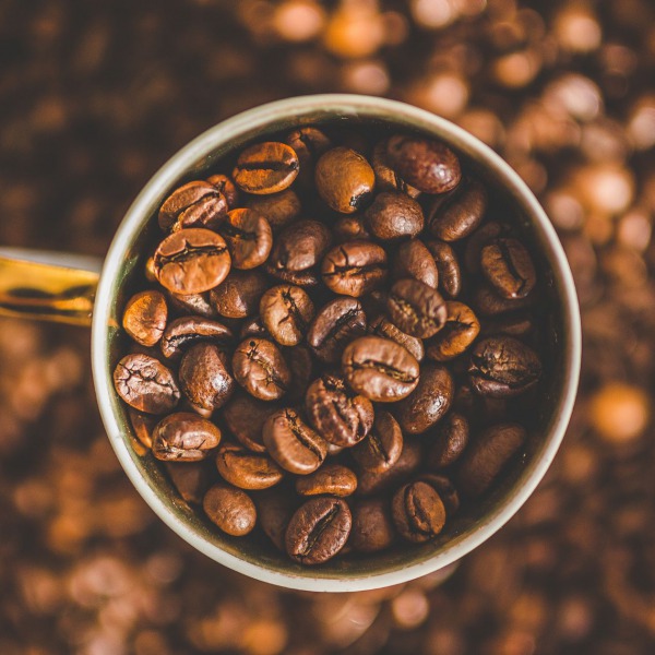 Kawa bezkofeinowa: czym właściwie jest?